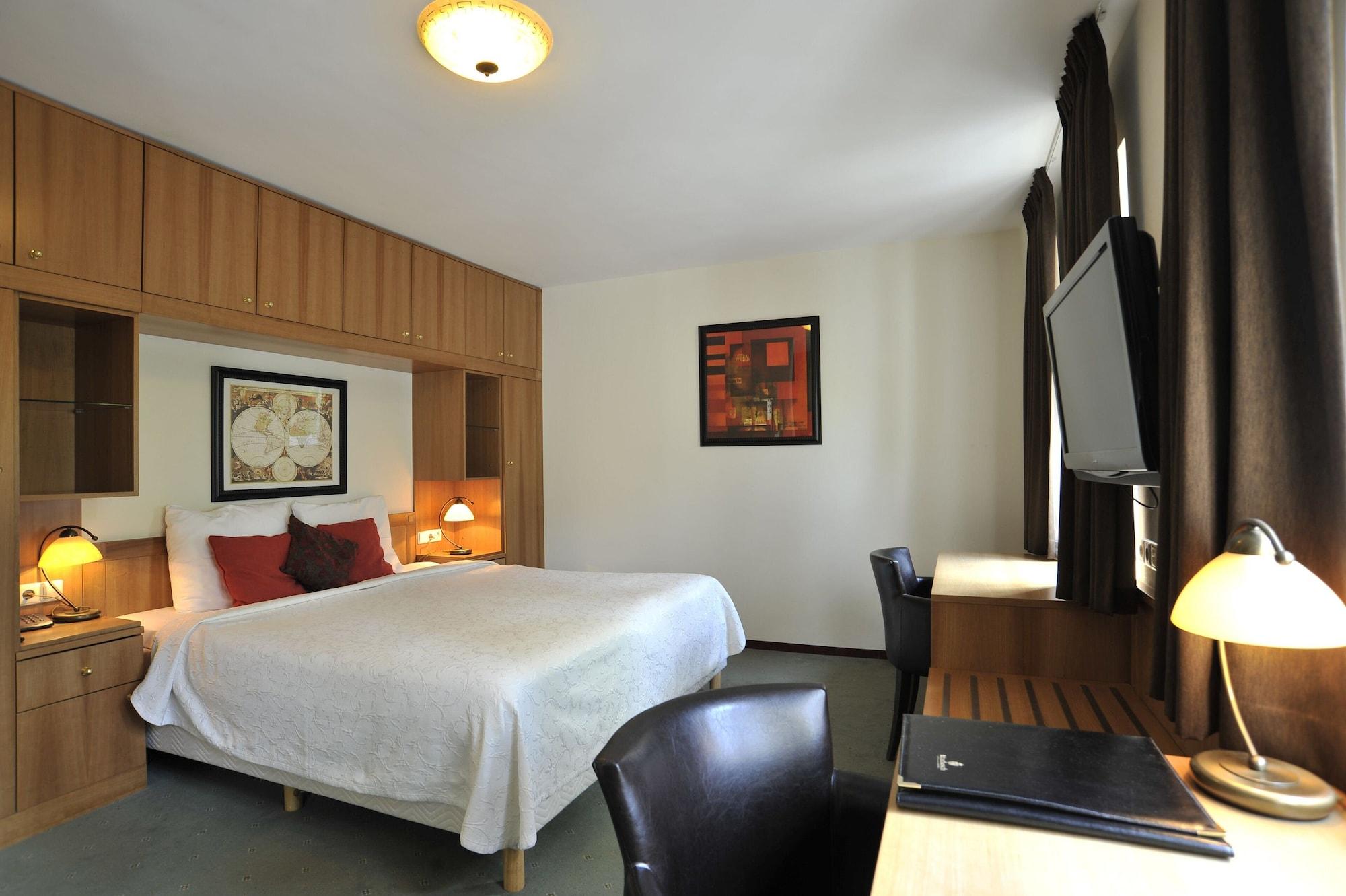 Parkhotel Mastbosch Breda Bagian luar foto
